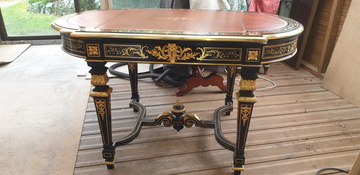 Restauration d'une table Napoléon III à Pessac