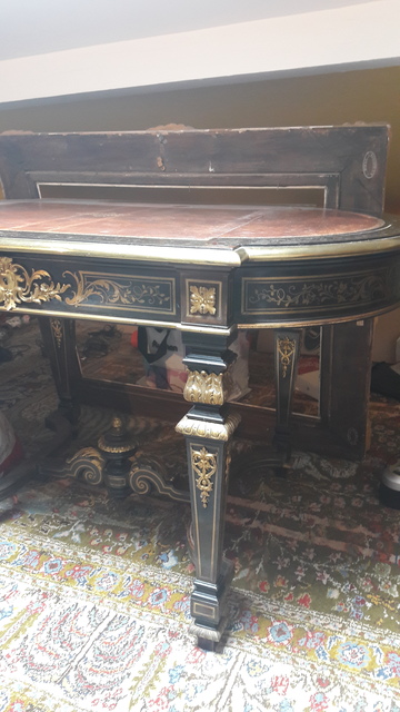 Restauration d'une table Napoléon III à Pessac